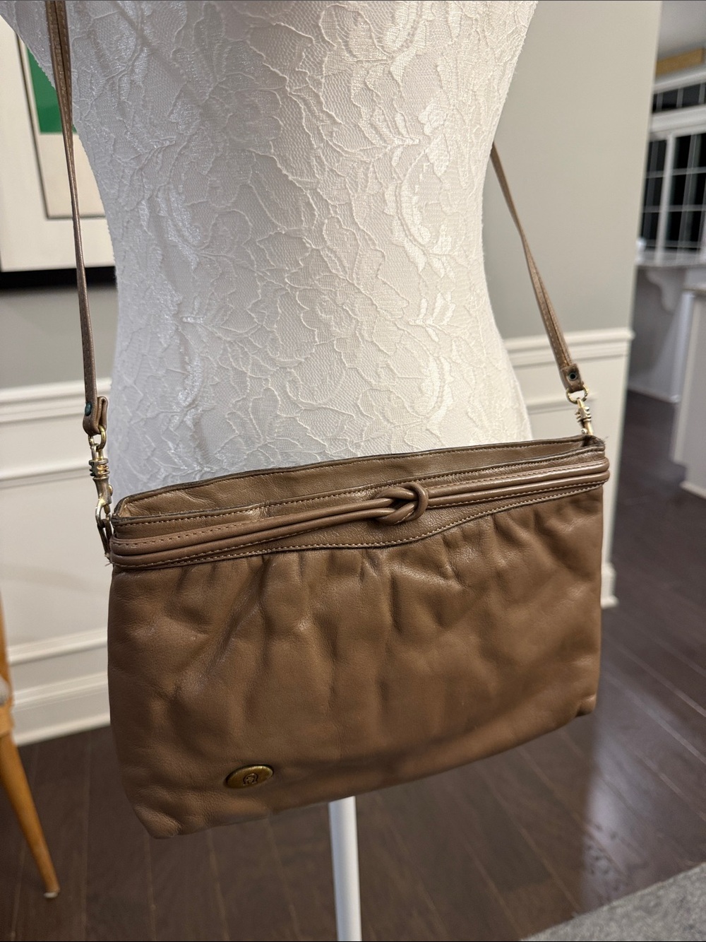 *Rare* 70’s Vintage Etienne Aigner Soft Taupe Leather Crossbody Bag/clutch